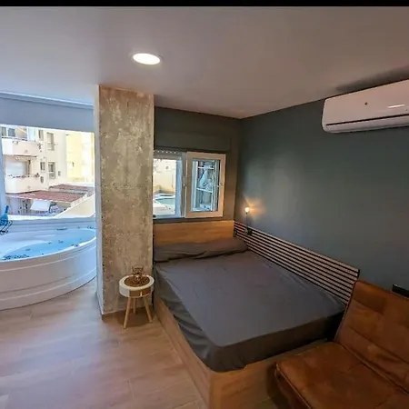 Moderno Estudio Con Jacuzzi Privado Y Piscinas!