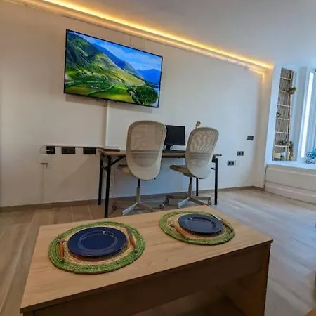 Moderno Estudio Con Jacuzzi Privado Y Piscinas! *